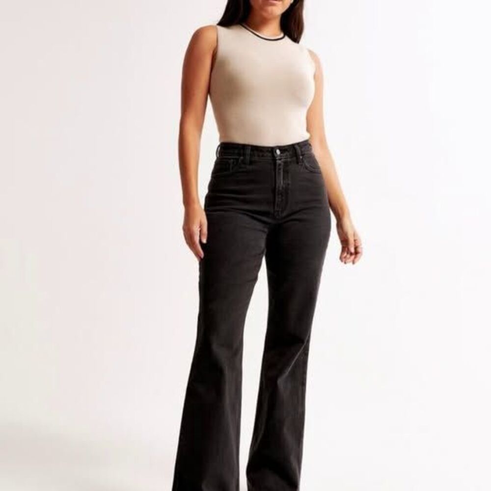 NWT A&F High Rise Vintage Flare Jean 24 / 00 - Black